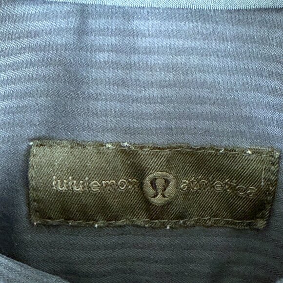Lululemon Athletica Striped Vented Hidden Placket Button Down Shirt Mens XL Blue - Picture 2 of 8